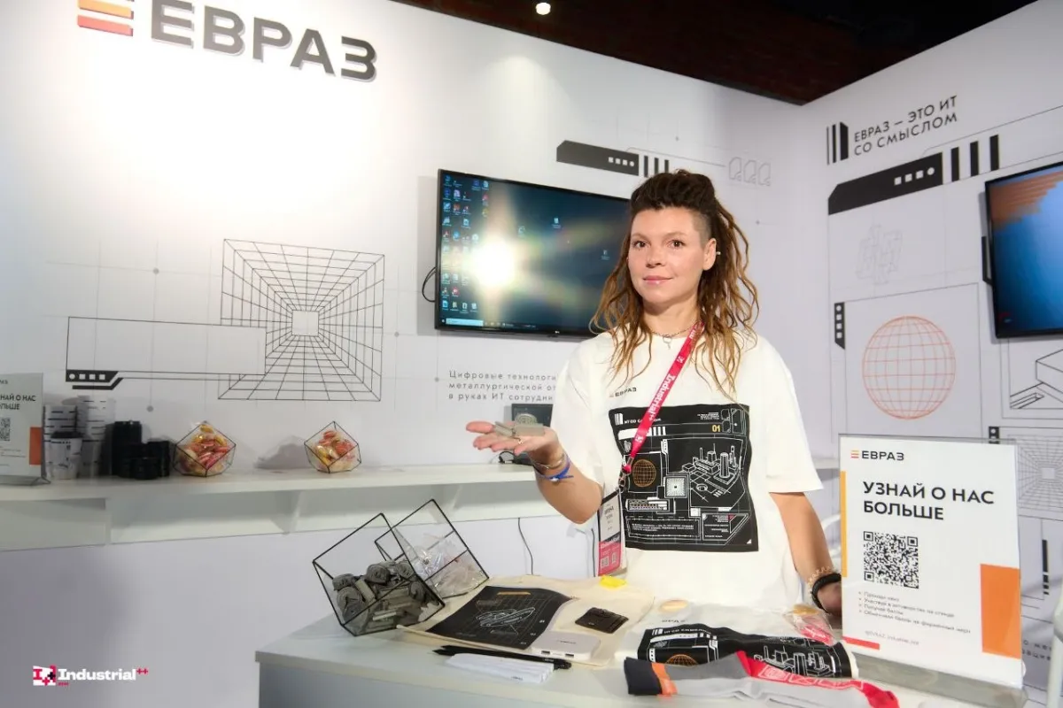 Стенд ЕВРАЗ на конференции