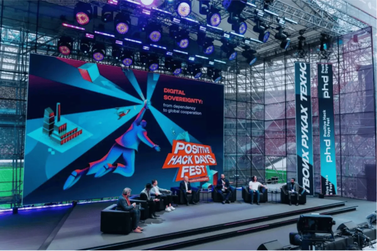 Площадка фестиваля Positive Hack Days в «Лужниках»